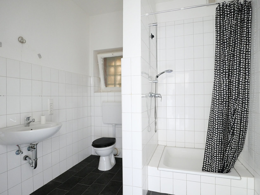 Krefeld-Dießem / Lehmheide: Helle 2,5-Zimmerwohnung mit großer Essküche - Photo 2