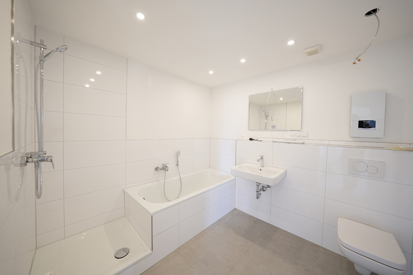 Krefeld-Fischeln/Gewerbegebiet: Moderne, frisch sanierte 3 Zimmerwohnung mit Dachterrasse - Foto 4