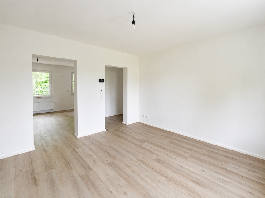 Kurze Wege und wunderbar zentral: Stilvolle, modernisierte 2 Zimmerwohnung – ideal für Singles - Foto 1