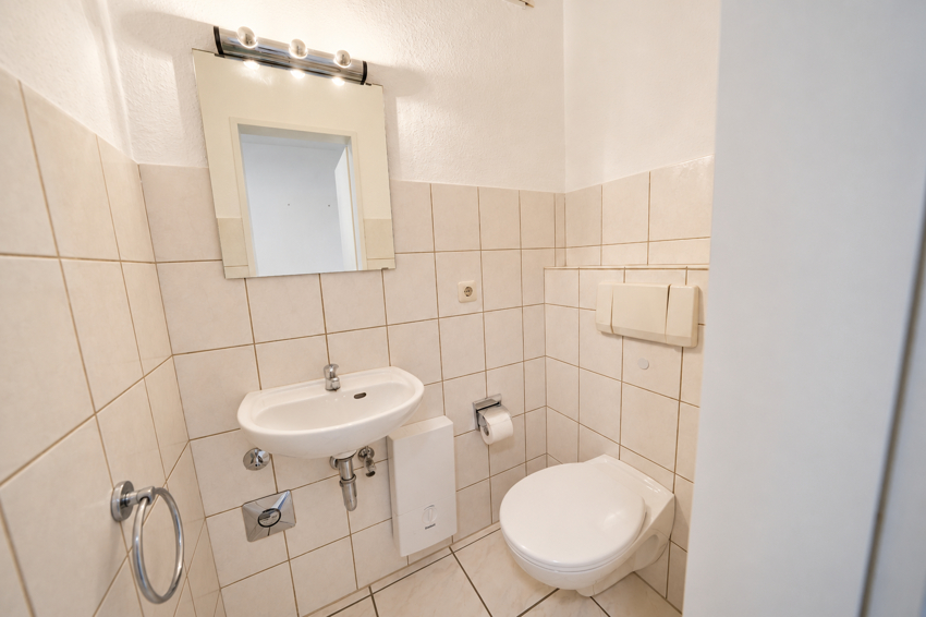 In Sankt Tönis: Traumhafte Erdgeschosswohnung mit Garten und Parkplatz. - Foto 4